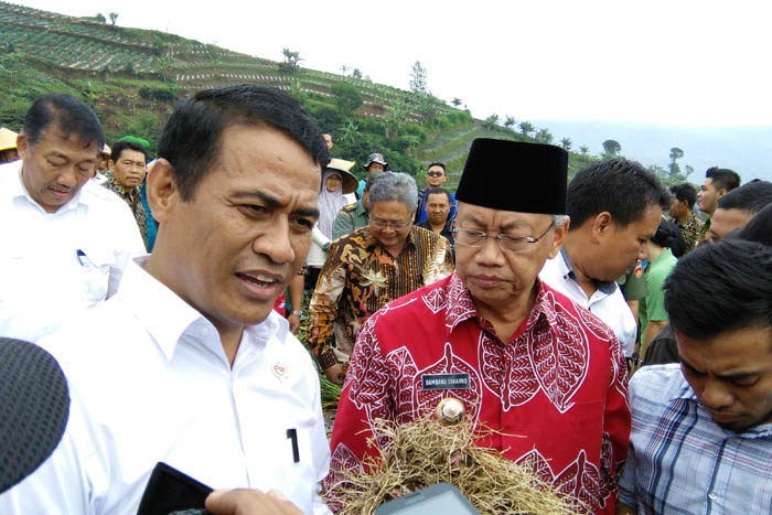 Mentan Instruksikan Dirjen Spudnik Dukung Anggaran 20.000 Ha Bawang Putih